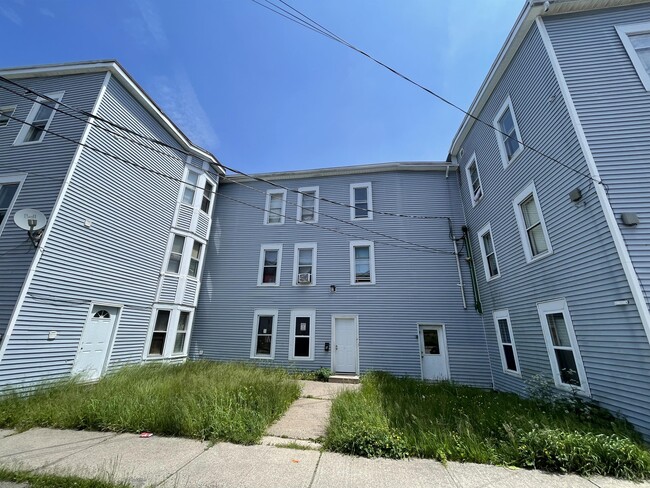 10 Cedar St in Saint John, NB - Building Photo - Building Photo