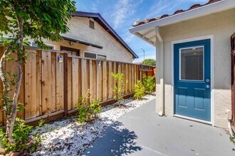 1676 Blue Jay Dr in Sunnyvale, CA - Building Photo - Building Photo