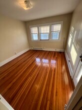 78 Lancaster Rd in West Hartford, CT - Foto de edificio - Building Photo