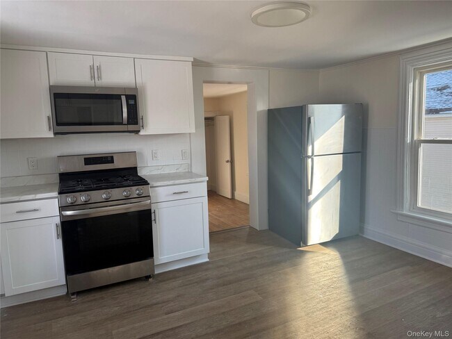 22 N Regent St in Port Chester, NY - Building Photo - Building Photo