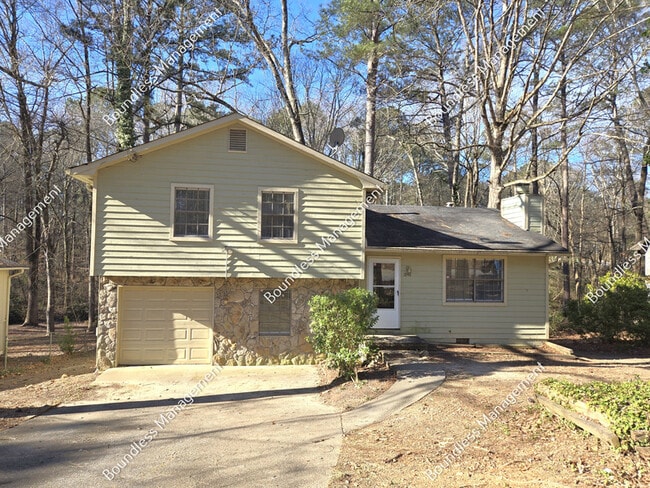 property at 3948 Ferncliff Rd SW