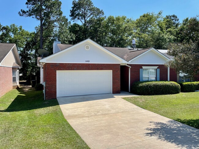 149 Candle Brook Dr in Dothan, AL - Foto de edificio - Building Photo