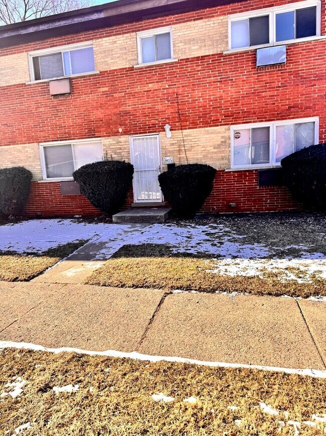 2035 171st St in Hazel Crest, IL - Foto de edificio - Building Photo