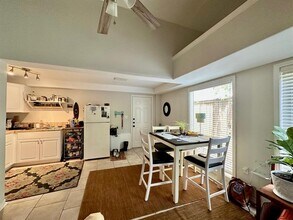 112 Munford St-Unit -1/2 in Houston, TX - Building Photo - Building Photo