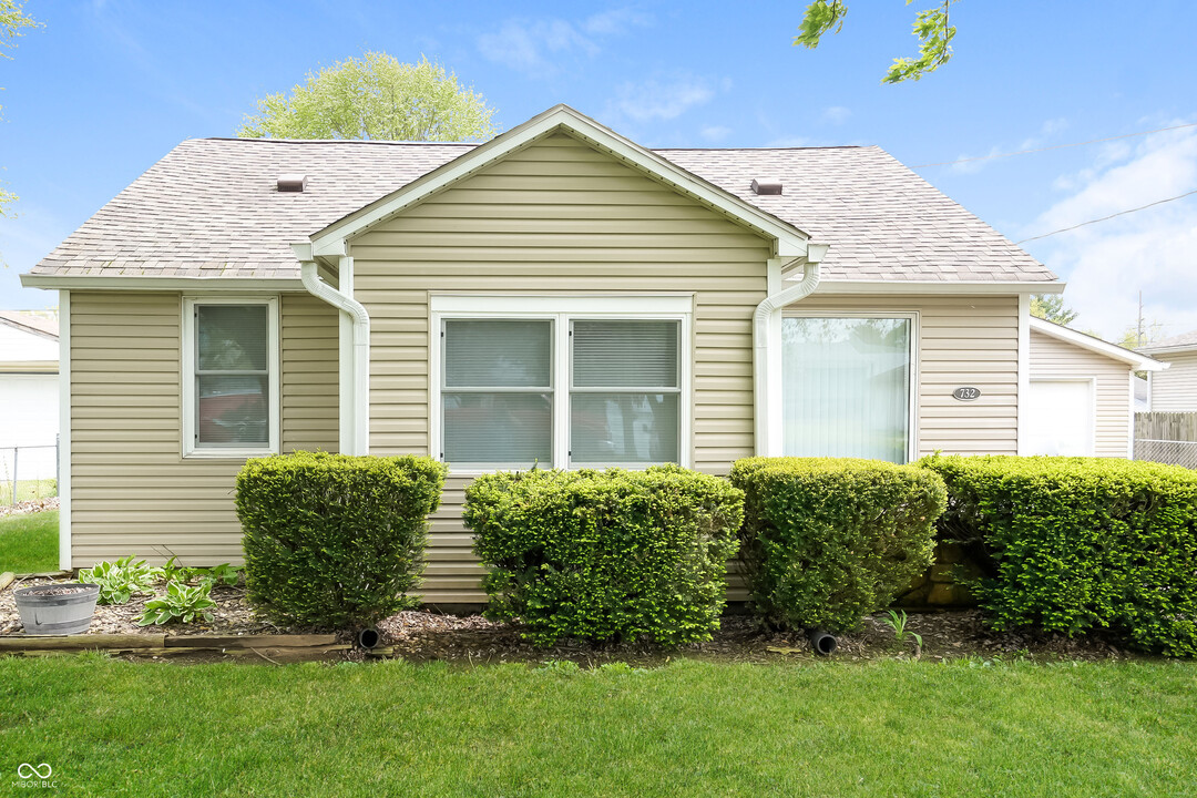 732 N Forsythe St in Franklin, IN - Foto de edificio