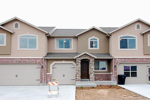 1869 W 5050 S in Roy, UT - Building Photo