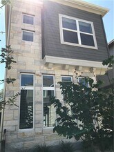 10206 Jacksboro Trl in Austin, TX - Building Photo - Building Photo