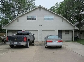 1204 Holik Dr in College Station, TX - Building Photo