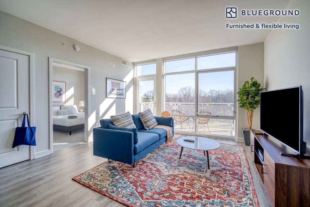 7480 Birdwood Ave in Tysons, VA - Building Photo