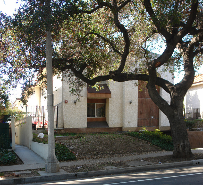 61 Allen Ave in Pasadena, CA - Building Photo