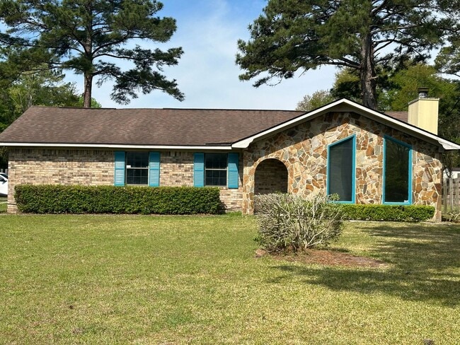 property at 1111 Chestnut Ln