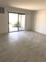 33550 Rancho Vista Dr, Unit # B in Cathedral City, CA - Building Photo