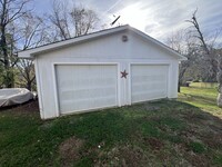 4033 Sparta Rd in North Wilkesboro, NC - Foto de edificio - Building Photo