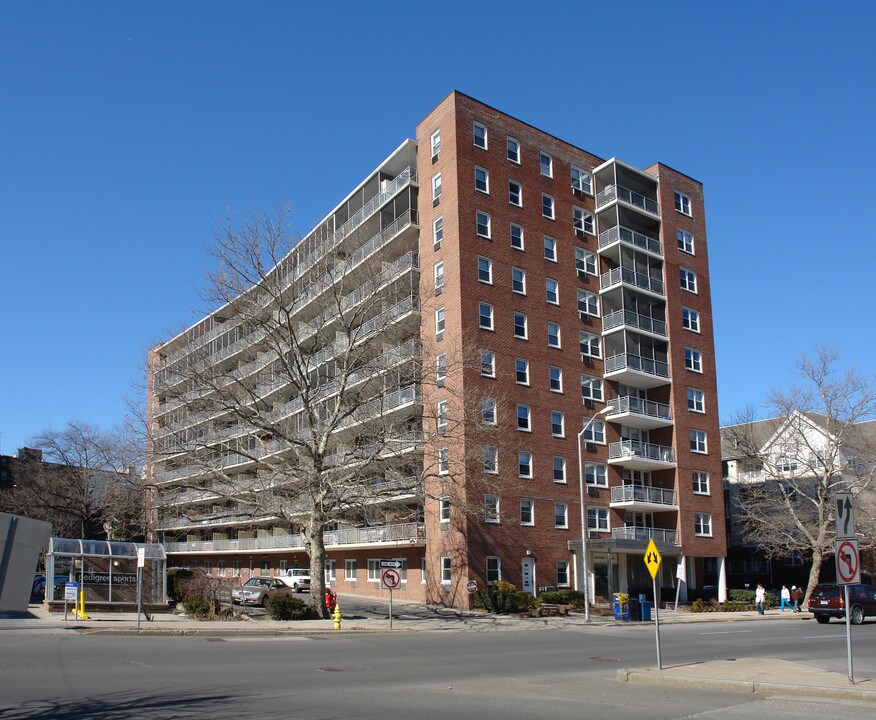 Bedford Towers Condominium in Stamford, CT - Building Photo