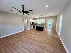 112 Graham Creek Rd in Madison Heights, VA - Building Photo - Building Photo