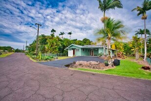 64 Kaapuni Loop in Hilo, HI - Building Photo