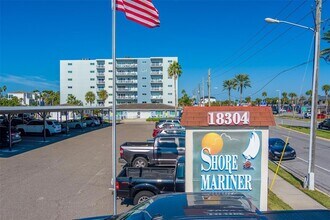 18304 Gulf Blvd, Unit 102 in Redington Shores, FL - Building Photo - Building Photo