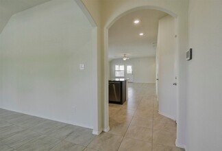 4114 Trenton Arbor Ln in Porter, TX - Foto de edificio - Building Photo