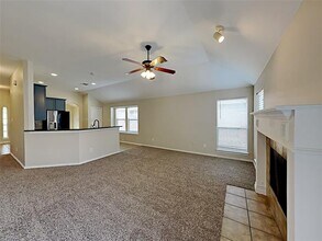 640 Babbling Brook Dr in Saginaw, TX - Building Photo - Building Photo