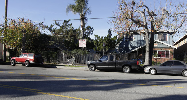 6903-6909 Fulton Ave in North Hollywood, CA - Building Photo - Building Photo