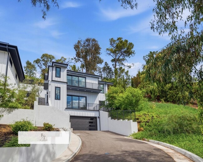 property at 6565 Pickwick St