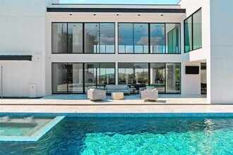 1501 Ridgecrest Dr in Austin, TX - Building Photo - Building Photo