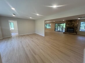 41256 Sky Vista Pl in Oakhurst, CA - Building Photo - Building Photo