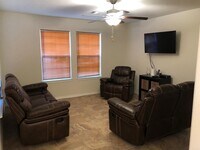 2011 Aldsworth Dr photo'