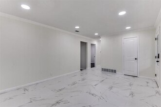 258 Somerset Terrace in Bedford, TX - Building Photo - Building Photo