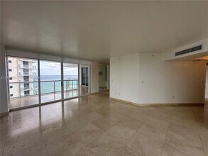 18671 Collins Ave in Sunny Isles Beach, FL - Building Photo - Building Photo