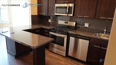 1357 N Ashland Ave, Unit 3A in Chicago, IL - Foto de edificio - Building Photo