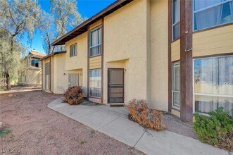 527 Kristin Ln in Henderson, NV - Building Photo - Building Photo