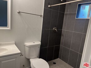 233 N Park View St in Los Angeles, CA - Building Photo - Building Photo