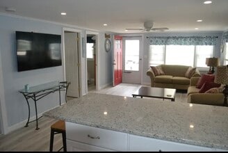 136 Franklin St, Unit Back in Seabrook, NH - Building Photo - Building Photo