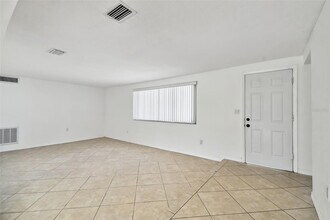 3248 Rock Valley Dr in Holiday, FL - Building Photo - Building Photo