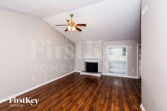 6806 San Luis Ln in Charlotte, NC - Building Photo - Building Photo
