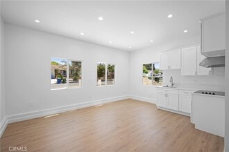 10943 Nassau Ave in Los Angeles, CA - Building Photo - Building Photo