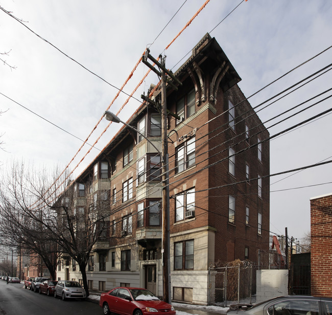 1601-1607 Green St in Philadelphia, PA - Foto de edificio - Building Photo