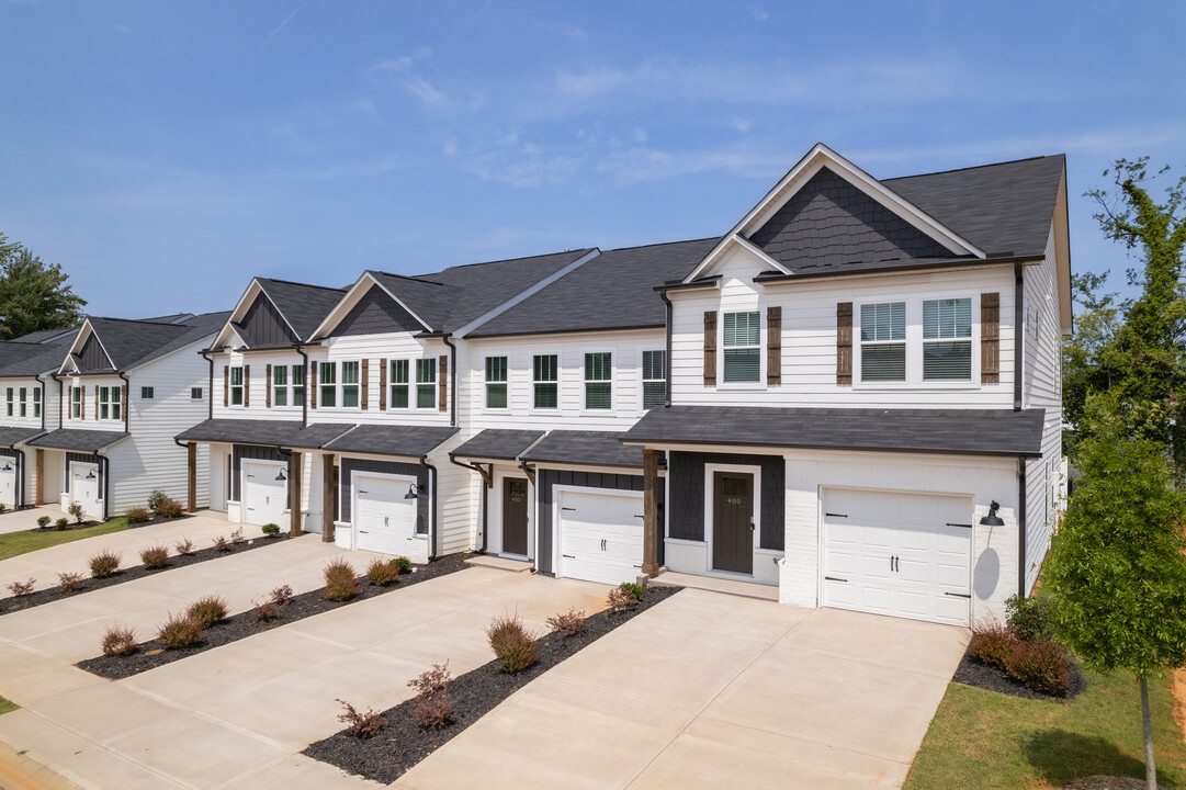 Neely Village in Mauldin, SC - Foto de edificio