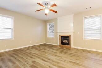 85 Lakeshore Pkwy in Newnan, GA - Building Photo - Building Photo