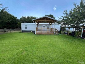 5275 Cartier Dr in Pensacola, FL - Building Photo