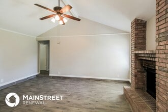 1010 Galaxy Dr in Arlington, TX - Foto de edificio - Building Photo