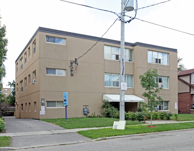 257 Torrens Ave in Toronto, ON - Building Photo - Building Photo