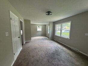 1203 Northwoods Dr in Kings Mountain, NC - Building Photo - Building Photo