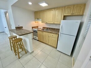 1600 S Le Jeune Rd in Miami, FL - Building Photo - Building Photo