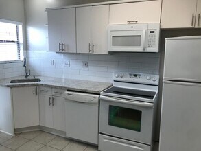 315 Branard St in Houston, TX - Building Photo - Building Photo