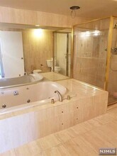 1512 Palisade Ave-Unit -6L in Fort Lee, NJ - Building Photo - Building Photo