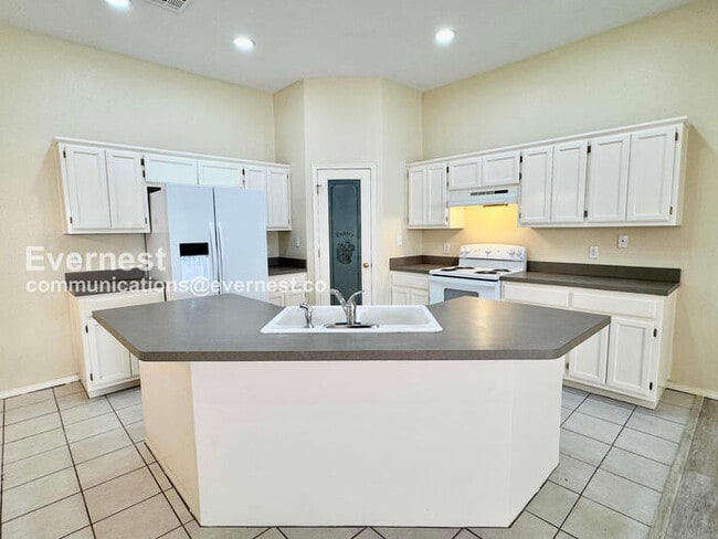 621 S Cedar Ave in Broken Arrow, OK - Building Photo - Building Photo