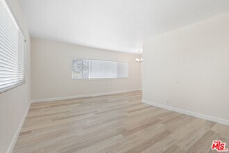1433 Brockton Ave in Los Angeles, CA - Building Photo - Building Photo
