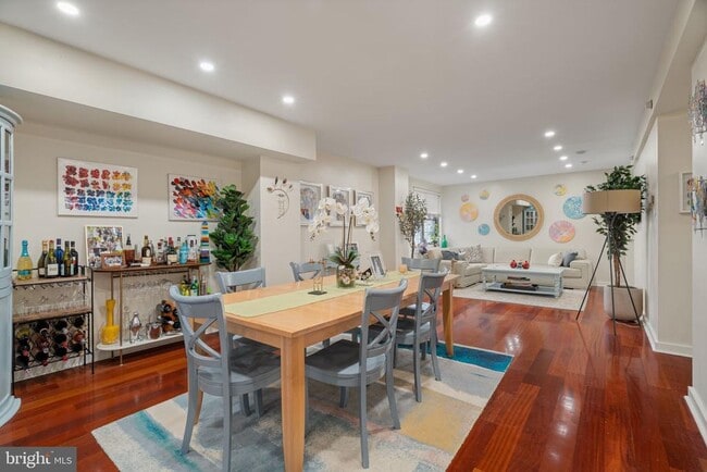 219 S 18th St in Philadelphia, PA - Building Photo - Building Photo